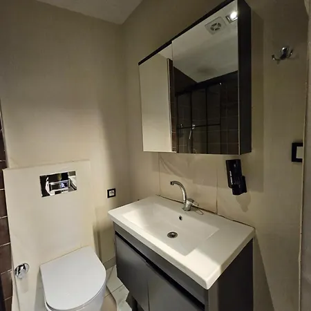 Jirhouse Sarikoesk * Provincia di Istanbul